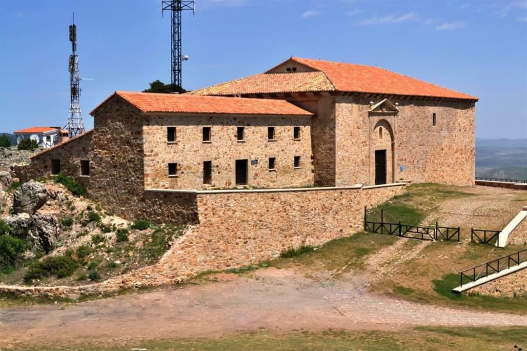 Hostal Restaurante San Millan Orihuela del Tremedal Dış mekan fotoğraf